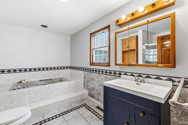 2239 Topswood Lane, South Bend, IN 46614