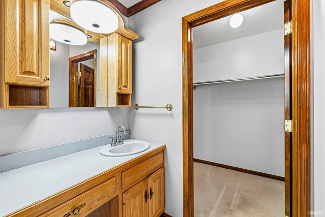 2239 Topswood Lane, South Bend, IN 46614