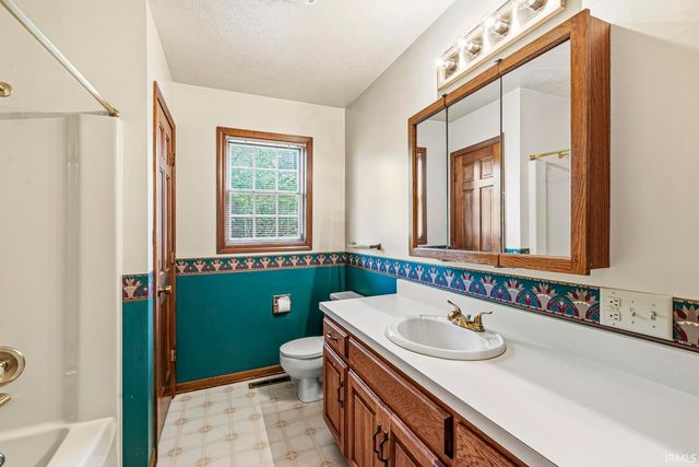 2239 Topswood Lane, South Bend, IN 46614