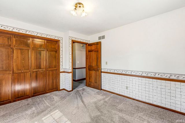 2239 Topswood Lane, South Bend, IN 46614