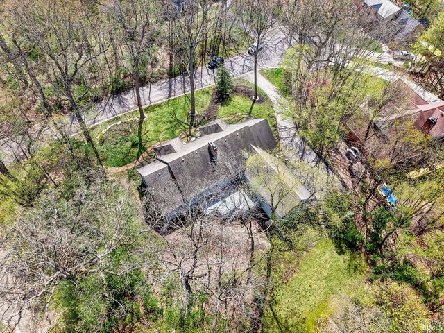2239 Topswood Lane, South Bend, IN 46614