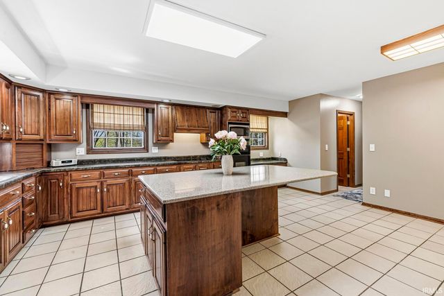 2239 Topswood Lane, South Bend, IN 46614