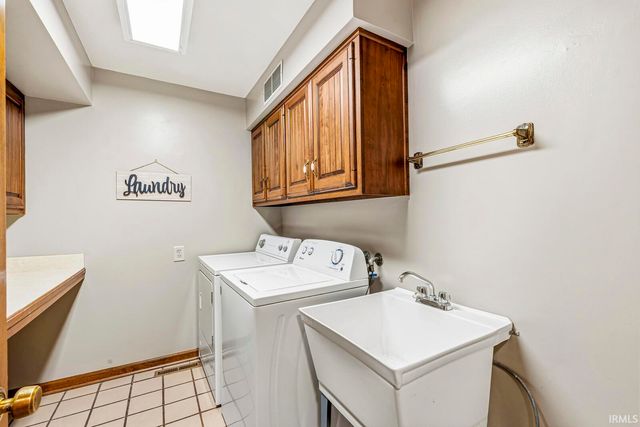 2239 Topswood Lane, South Bend, IN 46614