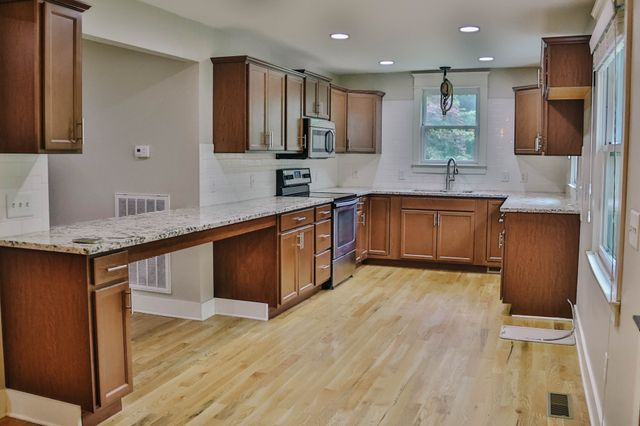 1660 Leatherwood Rd, White Bluff, TN 37187