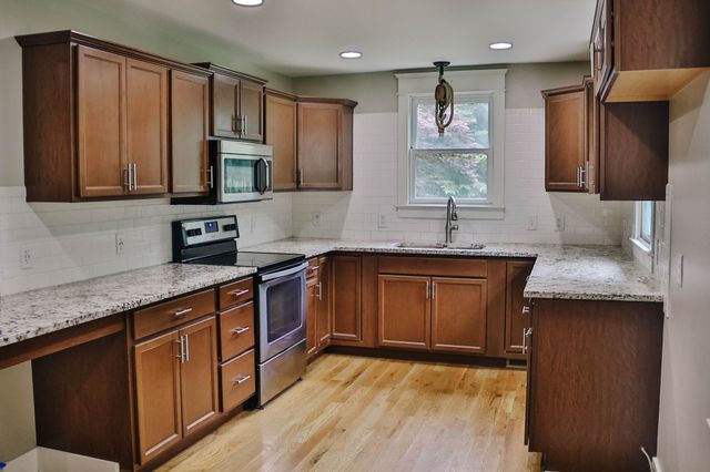 1660 Leatherwood Rd, White Bluff, TN 37187