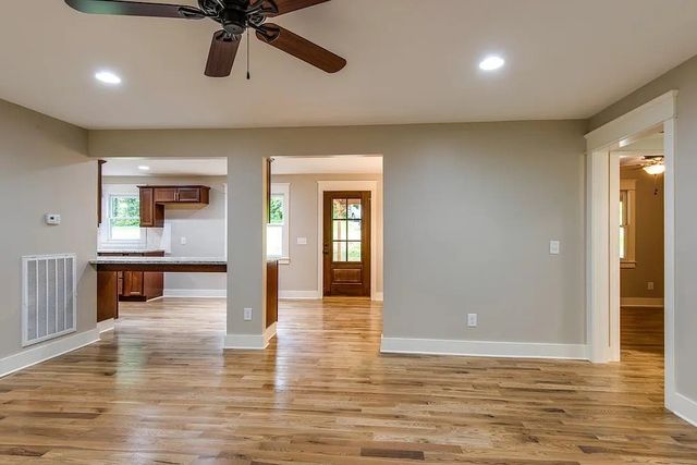 1660 Leatherwood Rd, White Bluff, TN 37187