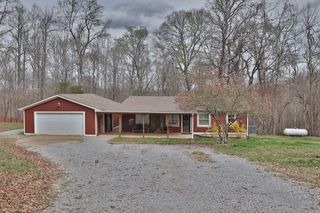 1660 Leatherwood Rd, White Bluff, TN 37187