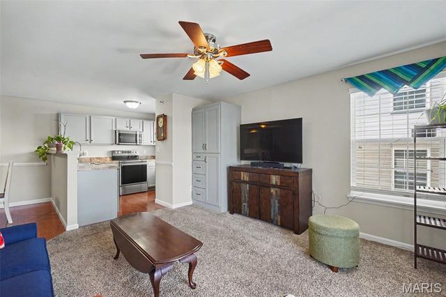 1121 Saravalle Drive, St Peters, MO 63376