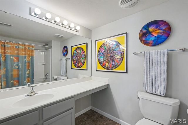 1121 Saravalle Drive, St Peters, MO 63376