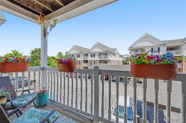 1121 Saravalle Drive, St Peters, MO 63376