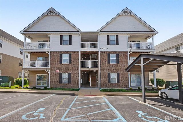 1121 Saravalle Drive, St Peters, MO 63376
