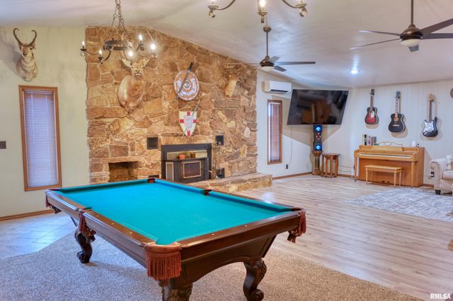 2036 SPRUCE Street, Murphysboro, IL 62966