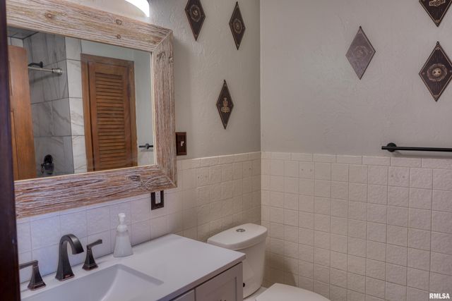 2036 SPRUCE Street, Murphysboro, IL 62966