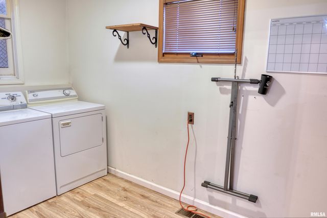 2036 SPRUCE Street, Murphysboro, IL 62966