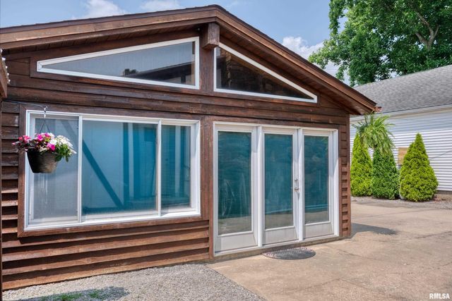 2036 SPRUCE Street, Murphysboro, IL 62966