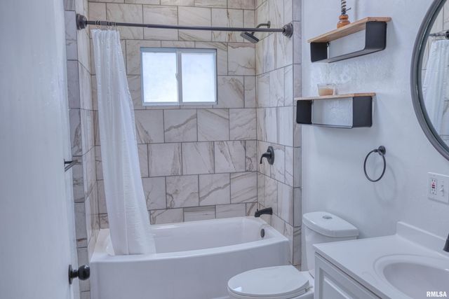 2036 SPRUCE Street, Murphysboro, IL 62966