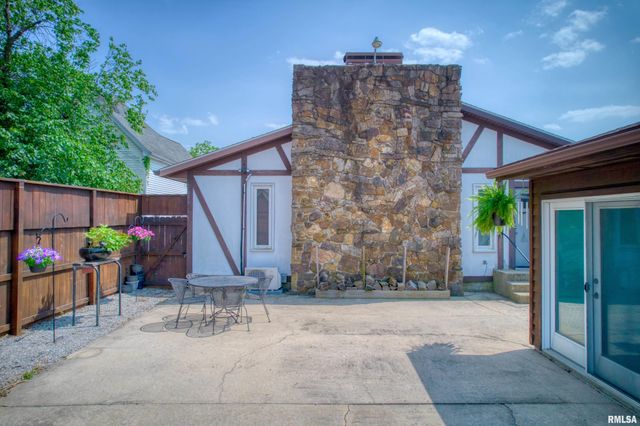 2036 SPRUCE Street, Murphysboro, IL 62966