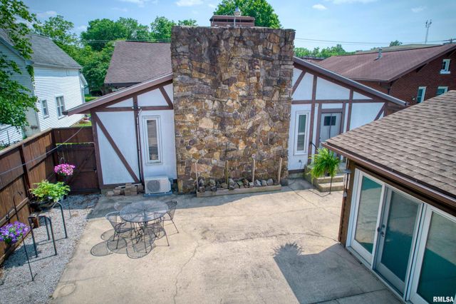 2036 SPRUCE Street, Murphysboro, IL 62966