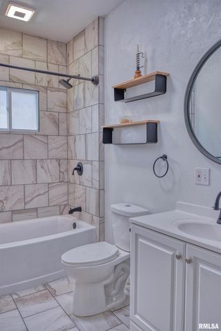 2036 SPRUCE Street, Murphysboro, IL 62966