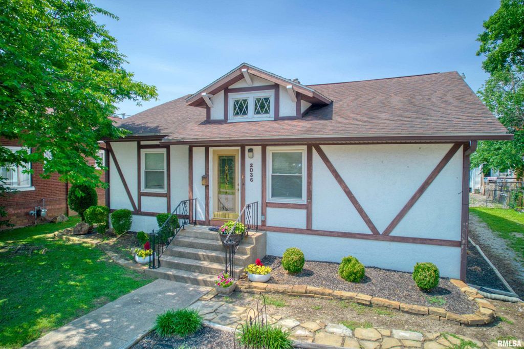 2036 SPRUCE Street, Murphysboro, IL 62966