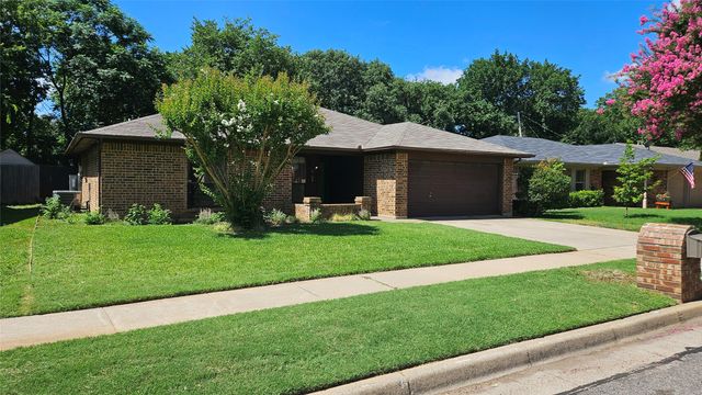 4108 Brookmoor Drive, Arlington, TX 76016