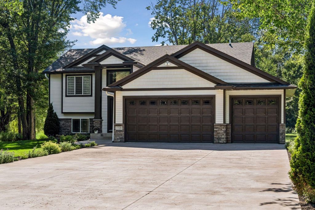 17320 Staples Street NE, Andover, MN 55304