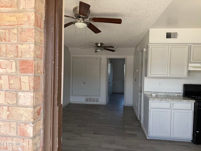 8507 ALAMEDA Avenue 8, El Paso, TX 79907