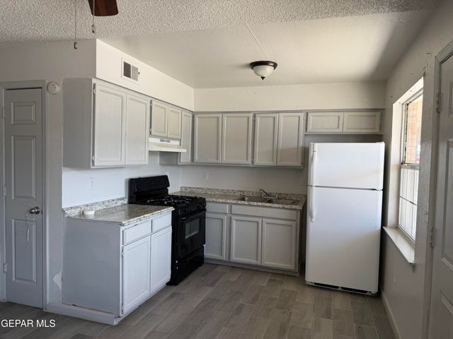 8507 ALAMEDA Avenue 8, El Paso, TX 79907