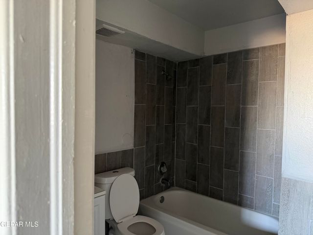 8507 ALAMEDA Avenue 8, El Paso, TX 79907