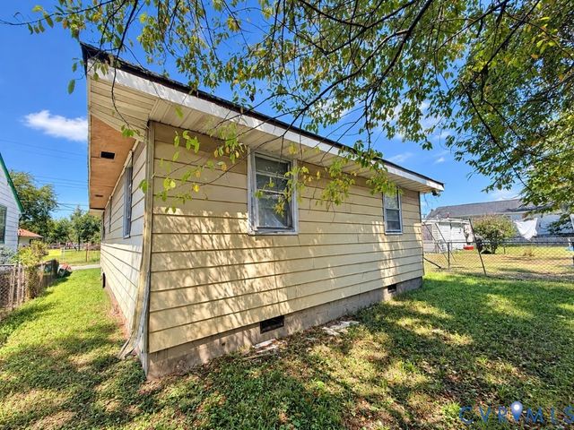 834 Miller St, Petersburg, VA 23803