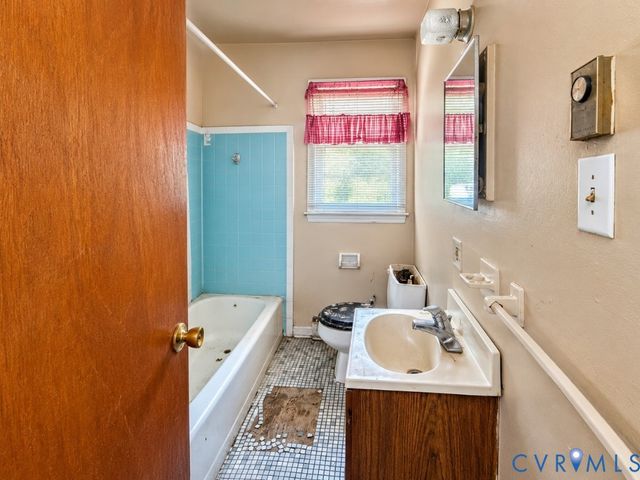 834 Miller St, Petersburg, VA 23803