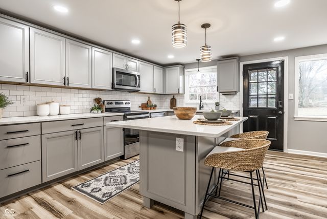 6329 Allisonville Road, Indianapolis, IN 46220