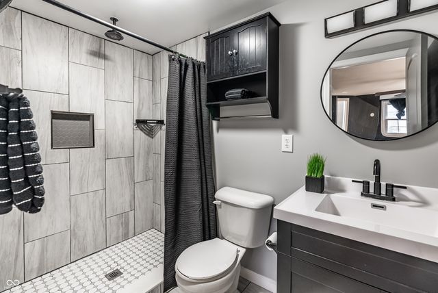 6329 Allisonville Road, Indianapolis, IN 46220