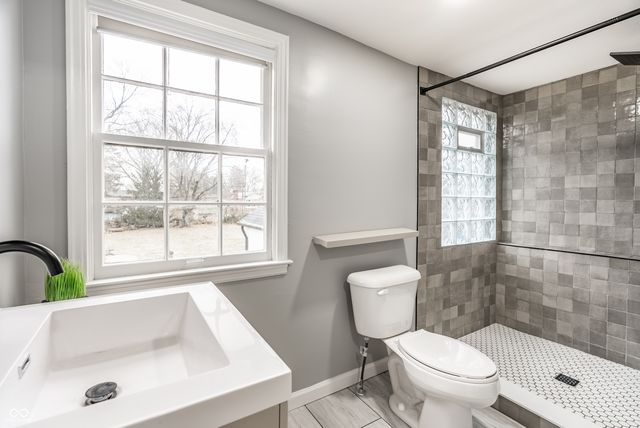 6329 Allisonville Road, Indianapolis, IN 46220