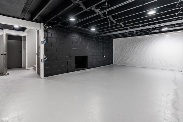 6329 Allisonville Road, Indianapolis, IN 46220