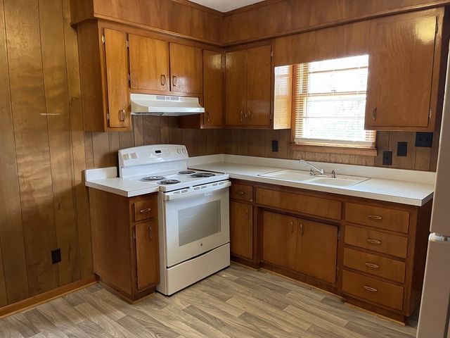 110 Allen Dr, Winchester, TN 37398
