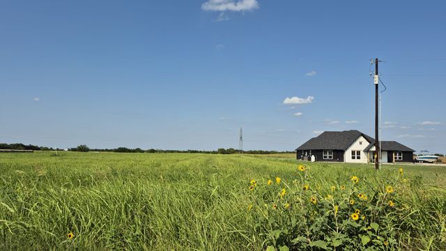691 FARMER Road, Ennis, TX 75119