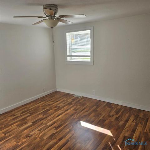 106 High Street, Liberty Center, OH 43532