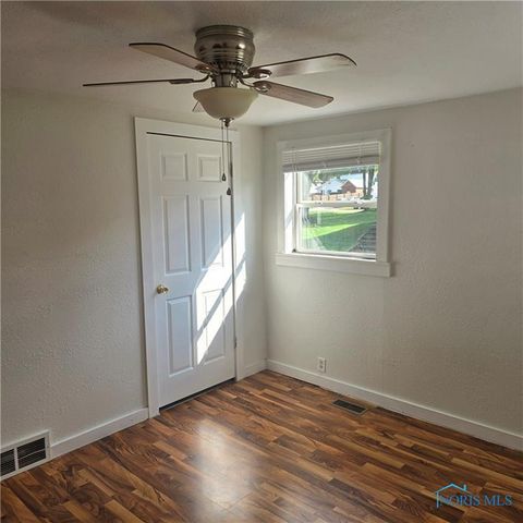 106 High Street, Liberty Center, OH 43532