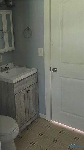 106 High Street, Liberty Center, OH 43532