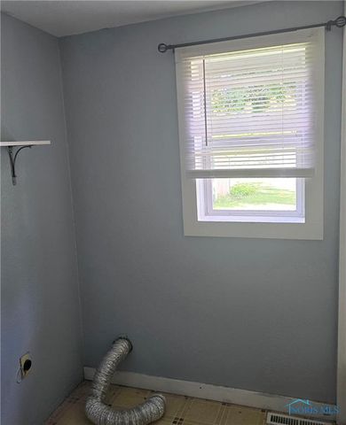 106 High Street, Liberty Center, OH 43532