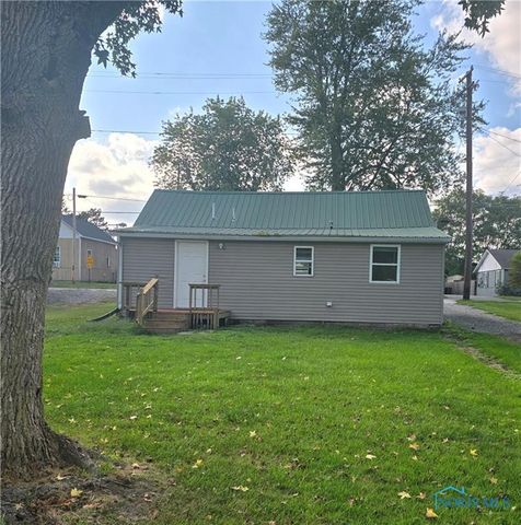 106 High Street, Liberty Center, OH 43532