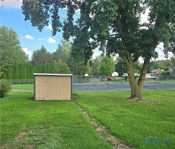 106 High Street, Liberty Center, OH 43532