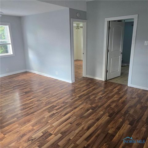 106 High Street, Liberty Center, OH 43532