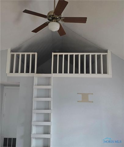 106 High Street, Liberty Center, OH 43532