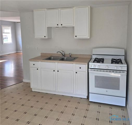 106 High Street, Liberty Center, OH 43532