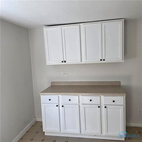 106 High Street, Liberty Center, OH 43532