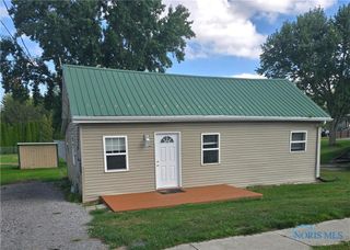 106 High Street, Liberty Center, OH 43532