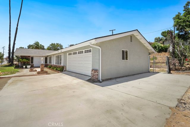 5485 Golden West Avenue, Jurupa Valley, CA 92509