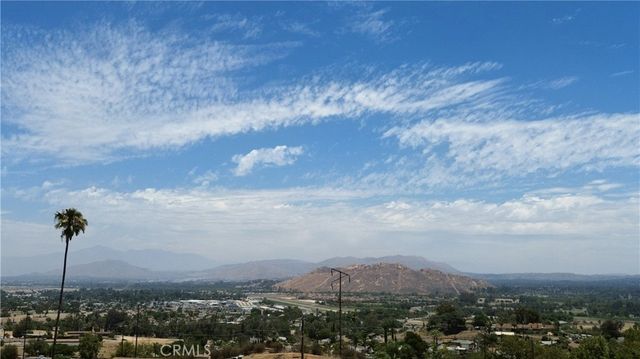 5485 Golden West Avenue, Jurupa Valley, CA 92509